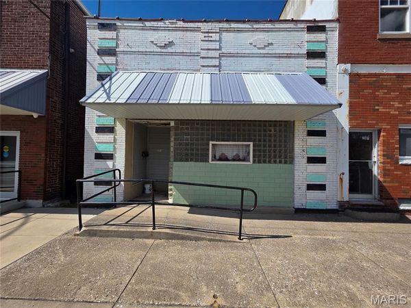 205 E Central Avenue , Benld, IL 62009