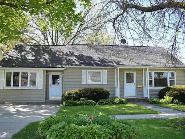 916 3Rd Avenue, Ackley, IA 50601