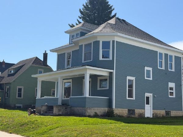 615 1st Street , Kenyon, MN 55946