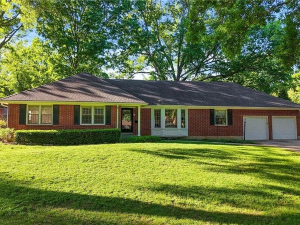 4411 W 97 Street, Overland Park, KS 66207