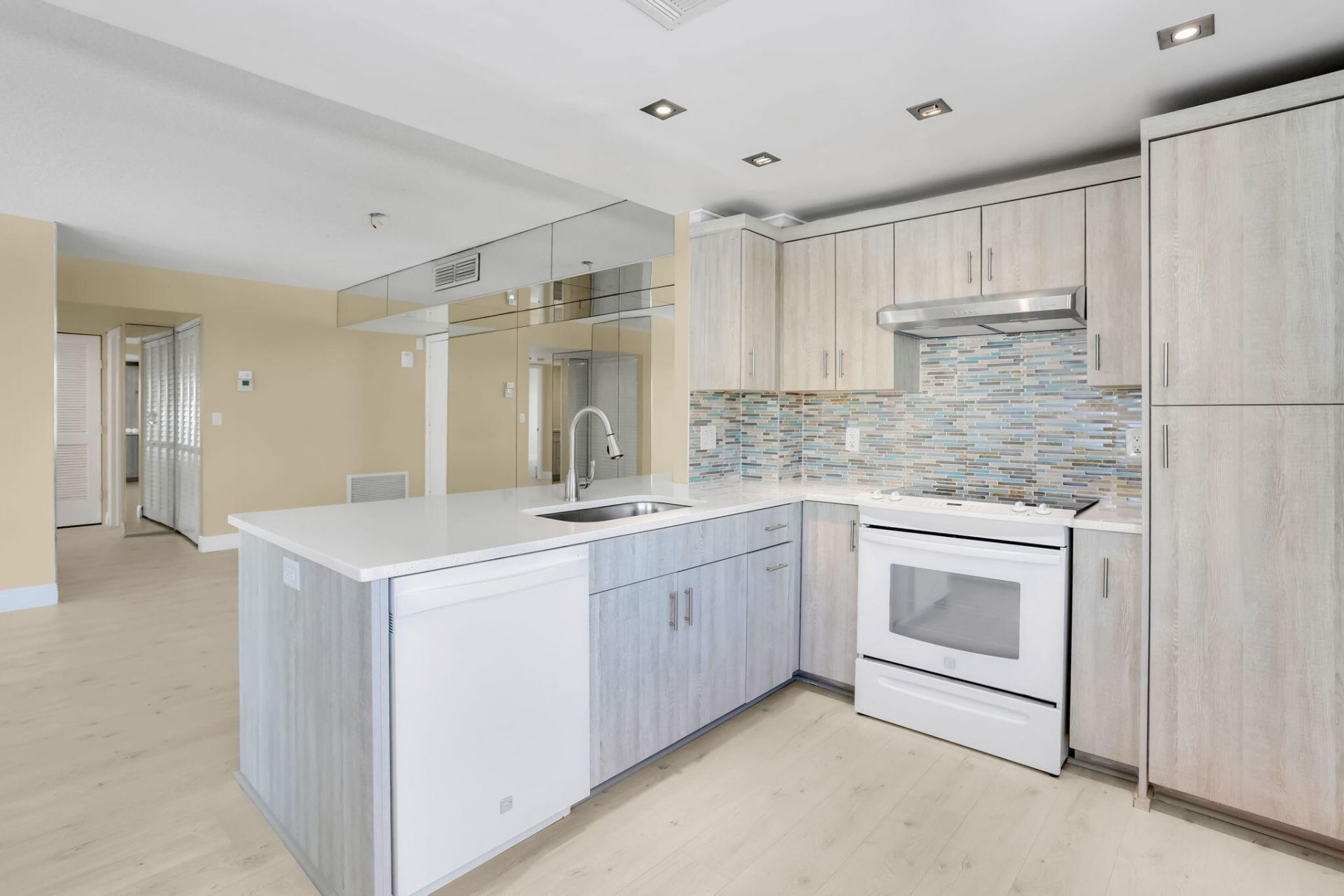 405 N Ocean Boulevard, Unit 329, Pompano Beach, FL 33062 Photo