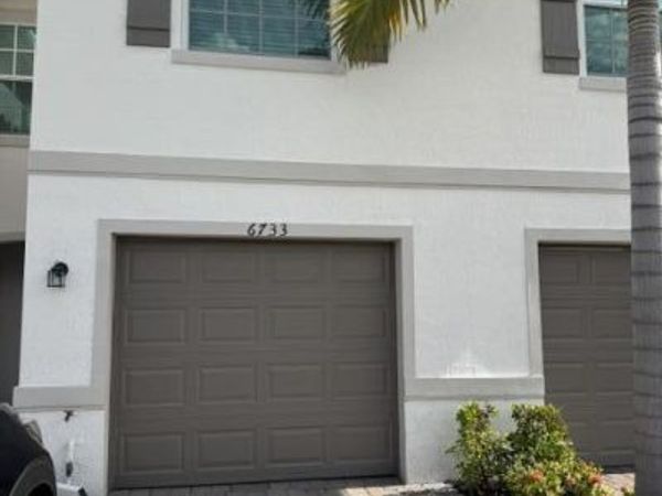 6733 Broadwater Lane, Greenacres, FL 33467
