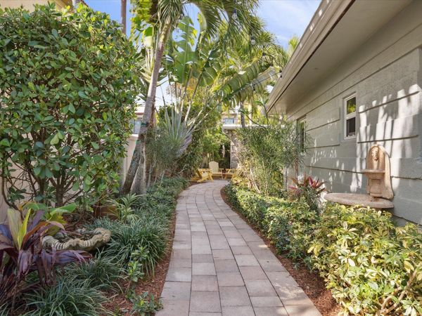 1123 NE 14th Avenue, Unit 2, Fort Lauderdale, FL 33304