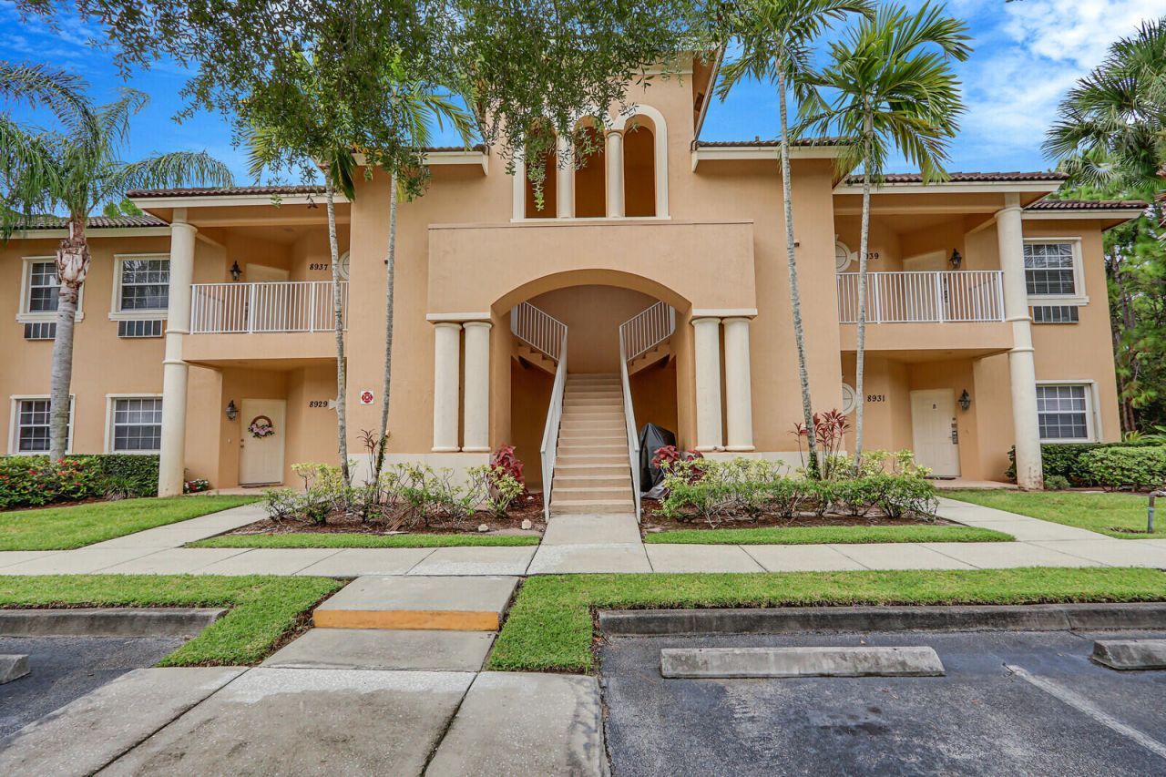 8931 Sandshot Court, Unit B, Port Saint Lucie, FL 34986 Main Photo