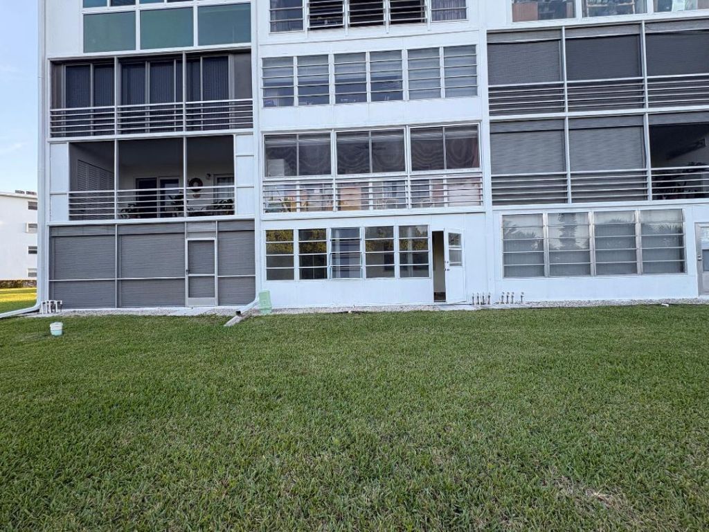 1019 Newport G, Deerfield Beach, FL 33442 Photo