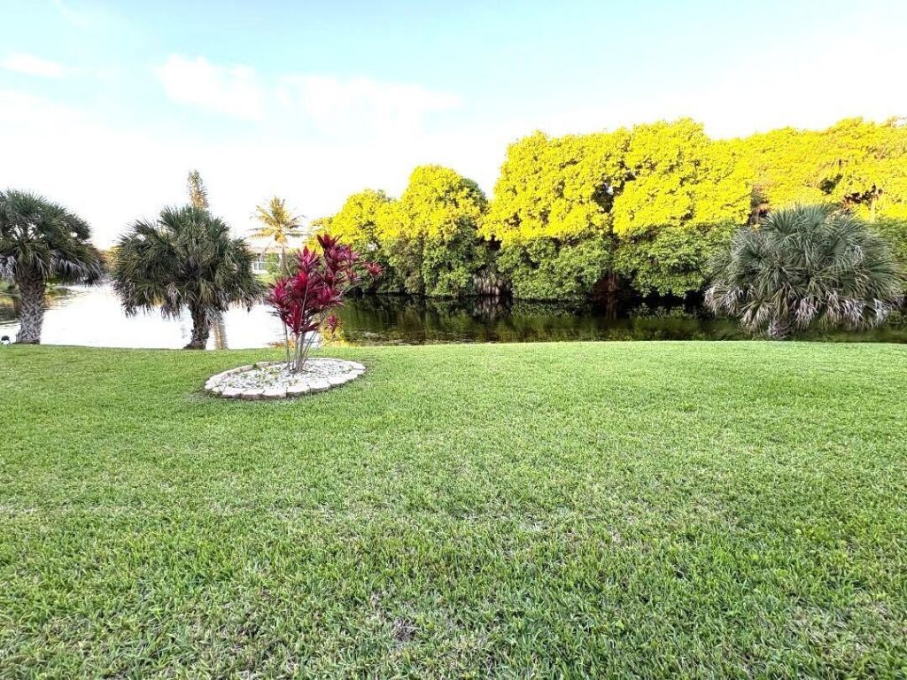 1019 Newport G, Deerfield Beach, FL 33442 Photo