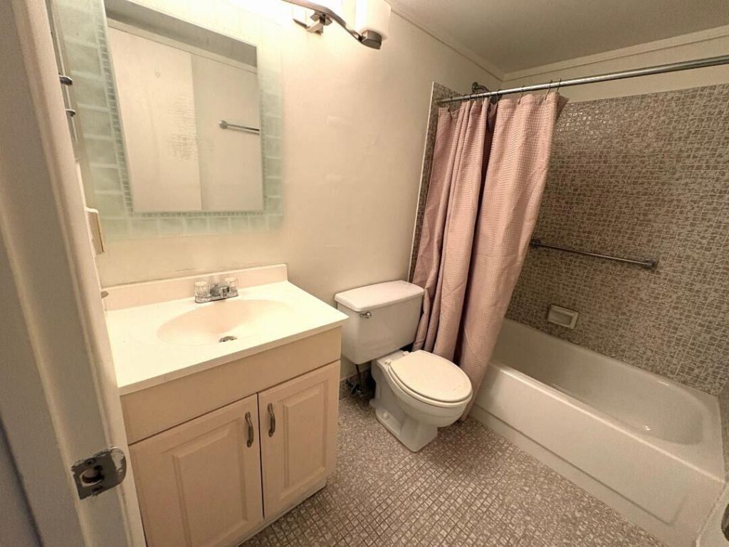 1019 Newport G, Deerfield Beach, FL 33442 Photo