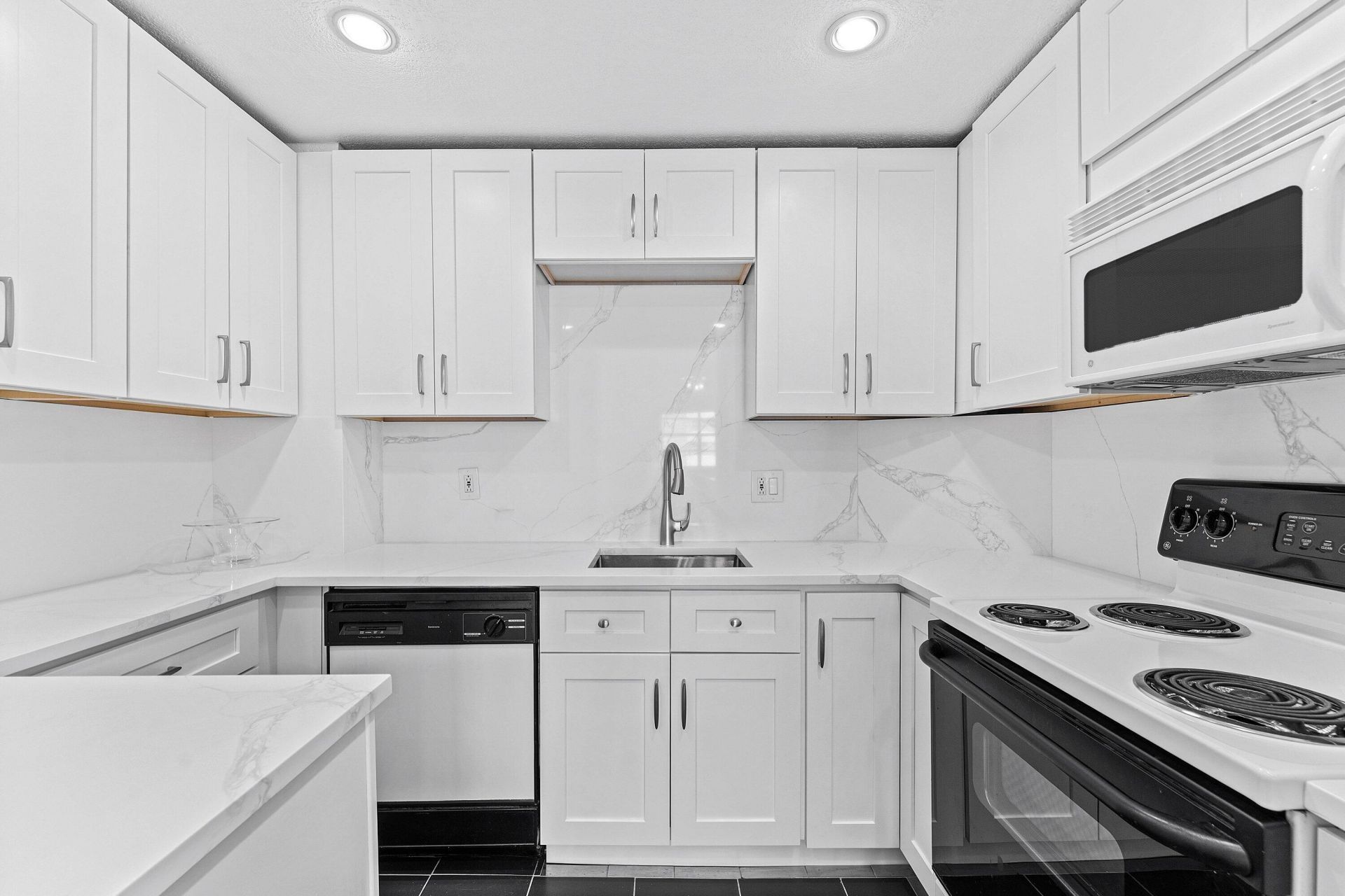 1980 S Ocean Drive, Unit 18q, Hallandale Beach, FL 33009 Photo