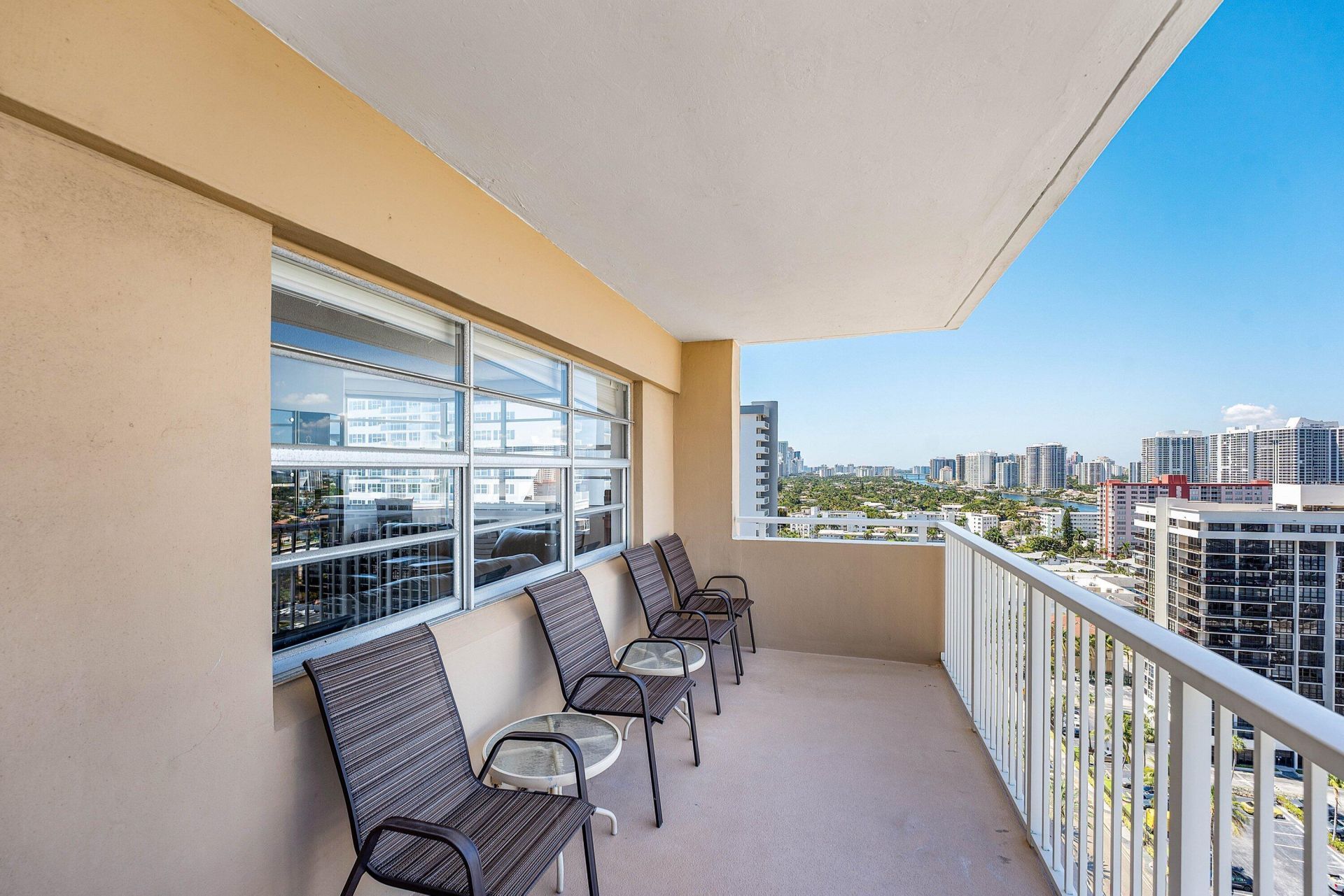 1980 S Ocean Drive, Unit 18q, Hallandale Beach, FL 33009 Photo
