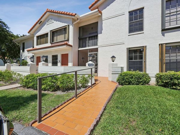 9681 E Sills Dr E, Unit 102, Boynton Beach, FL 33437