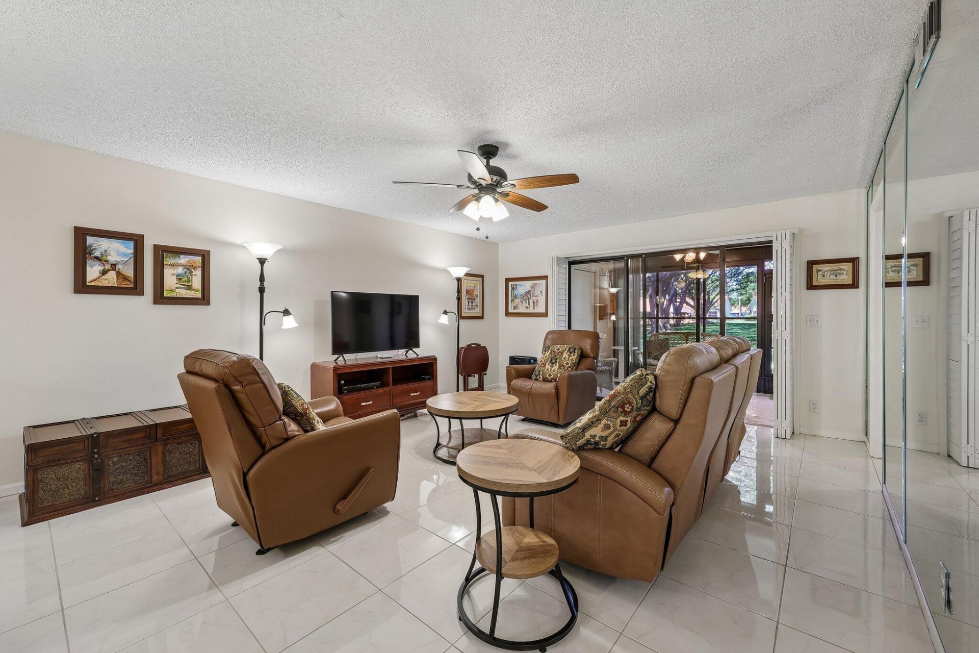 9681 E Sills Dr E, Unit 102, Boynton Beach, FL 33437 Photo