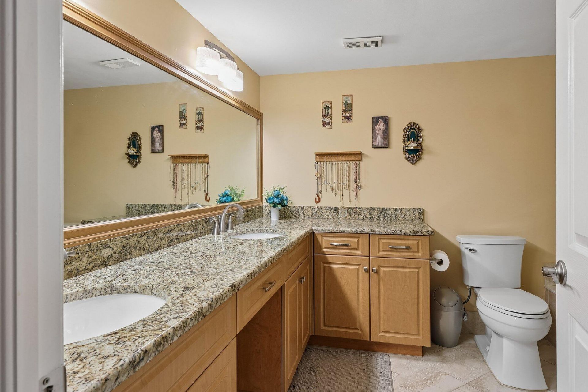 9681 E Sills Dr E, Unit 102, Boynton Beach, FL 33437 Photo