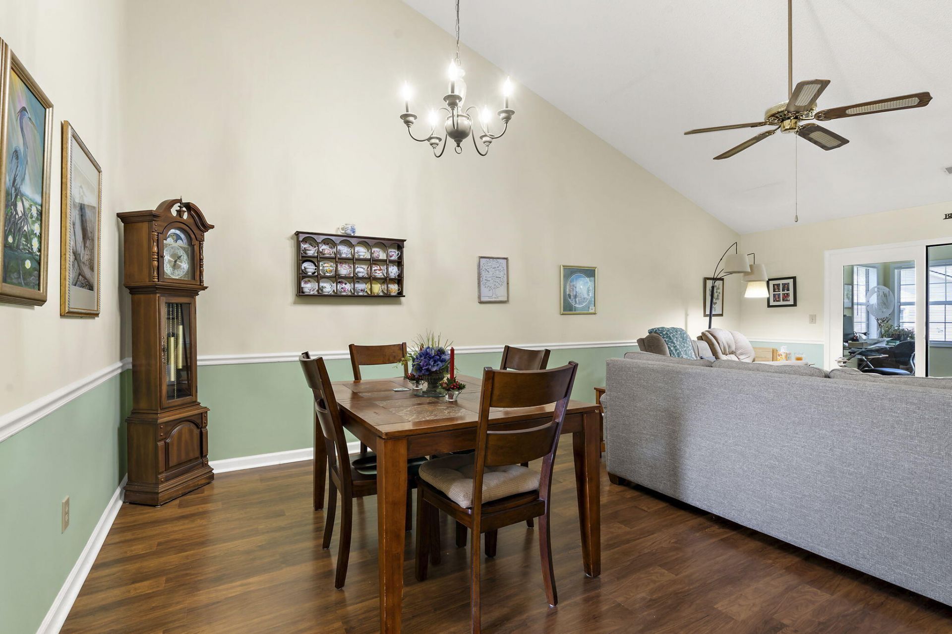 2422 Hansard Drive Photo 10