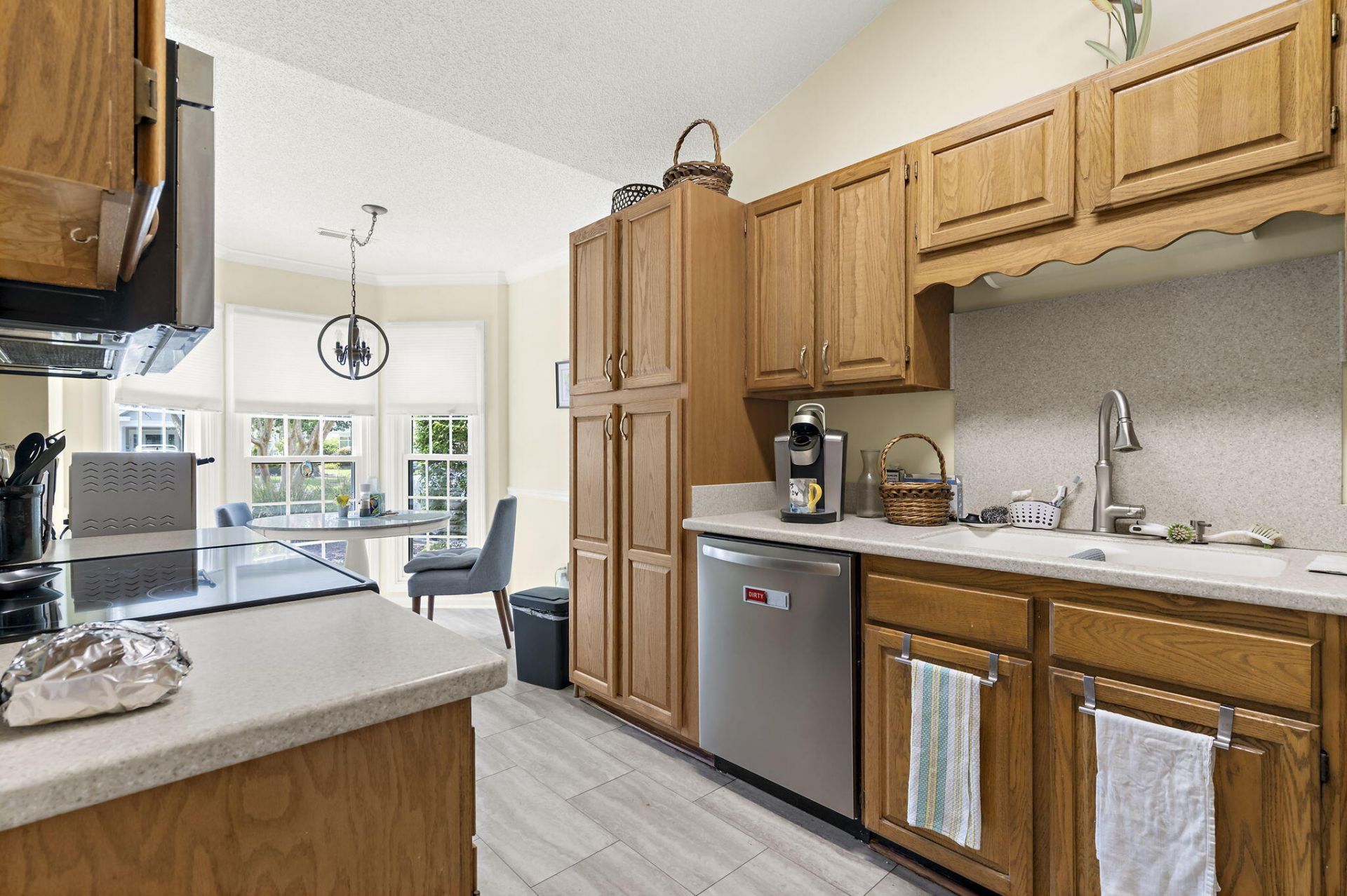 2422 Hansard Drive Photo 12