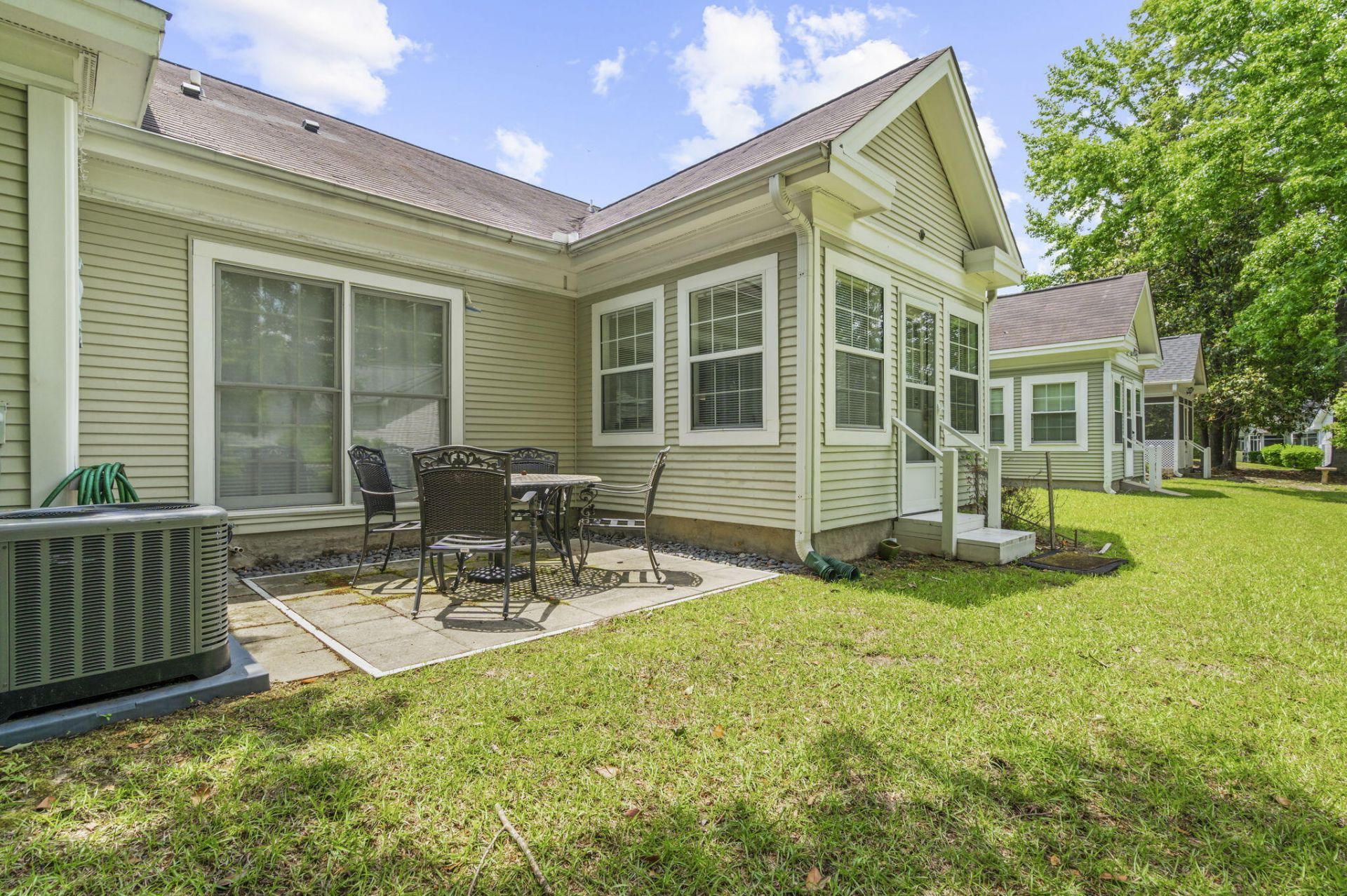 2422 Hansard Drive Photo 23