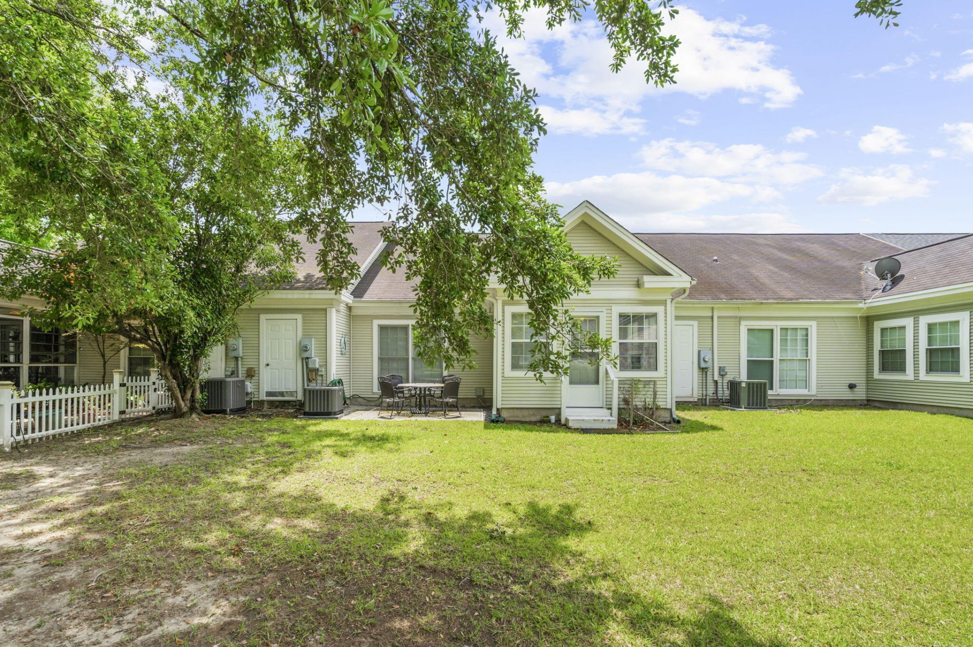 2422 Hansard Drive Photo 25