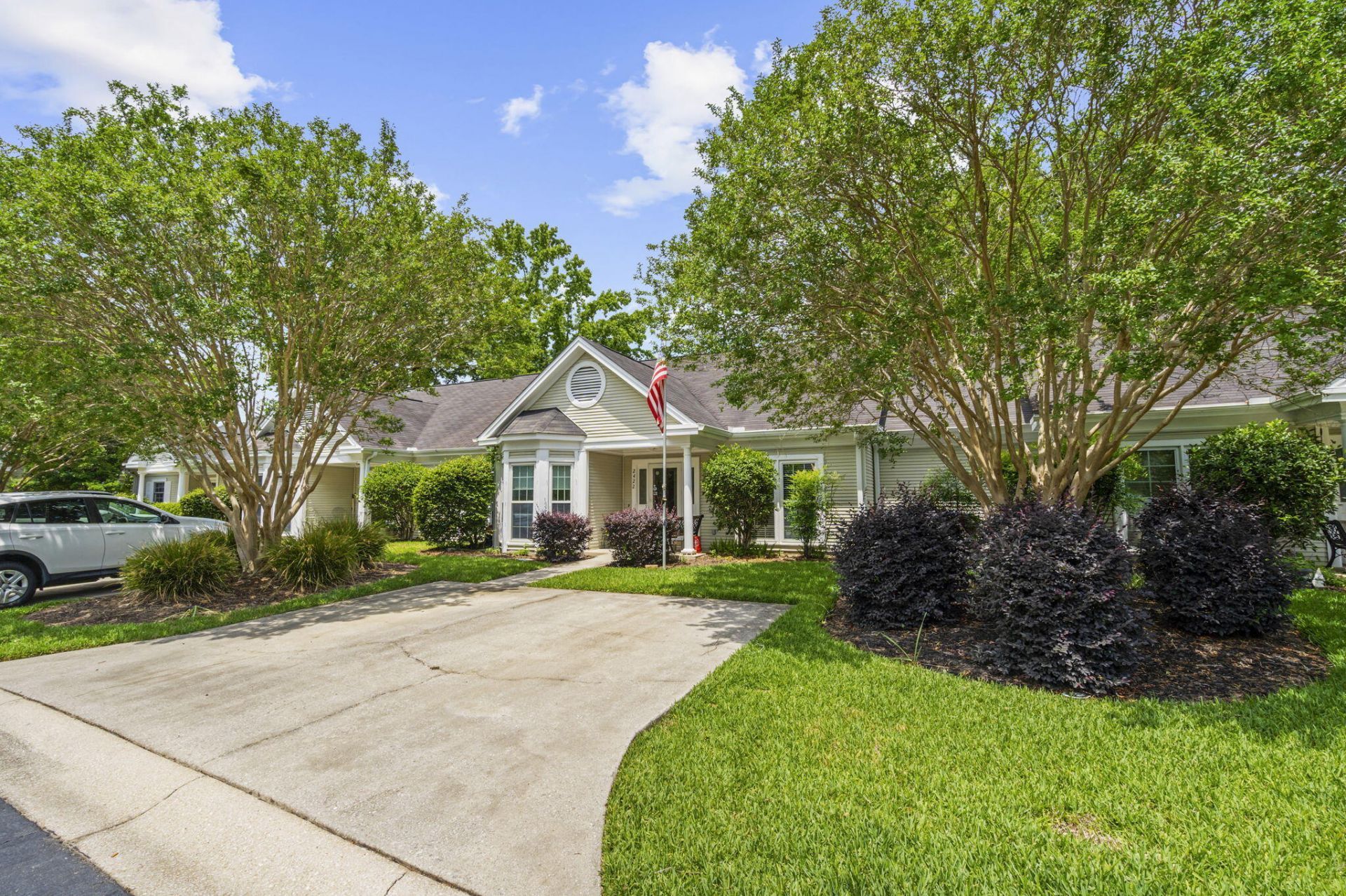 2422 Hansard Drive Photo 29