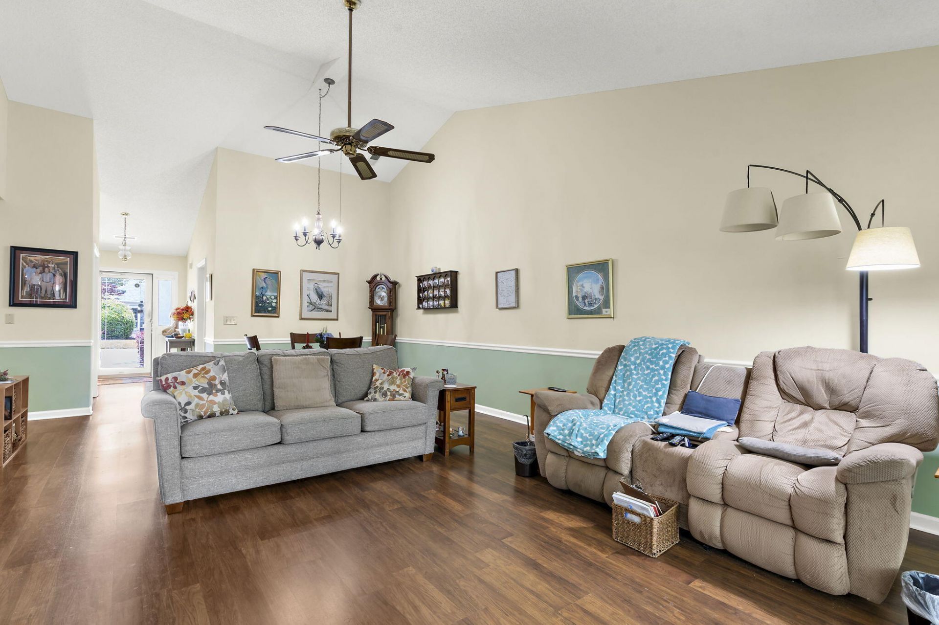 2422 Hansard Drive Photo 9