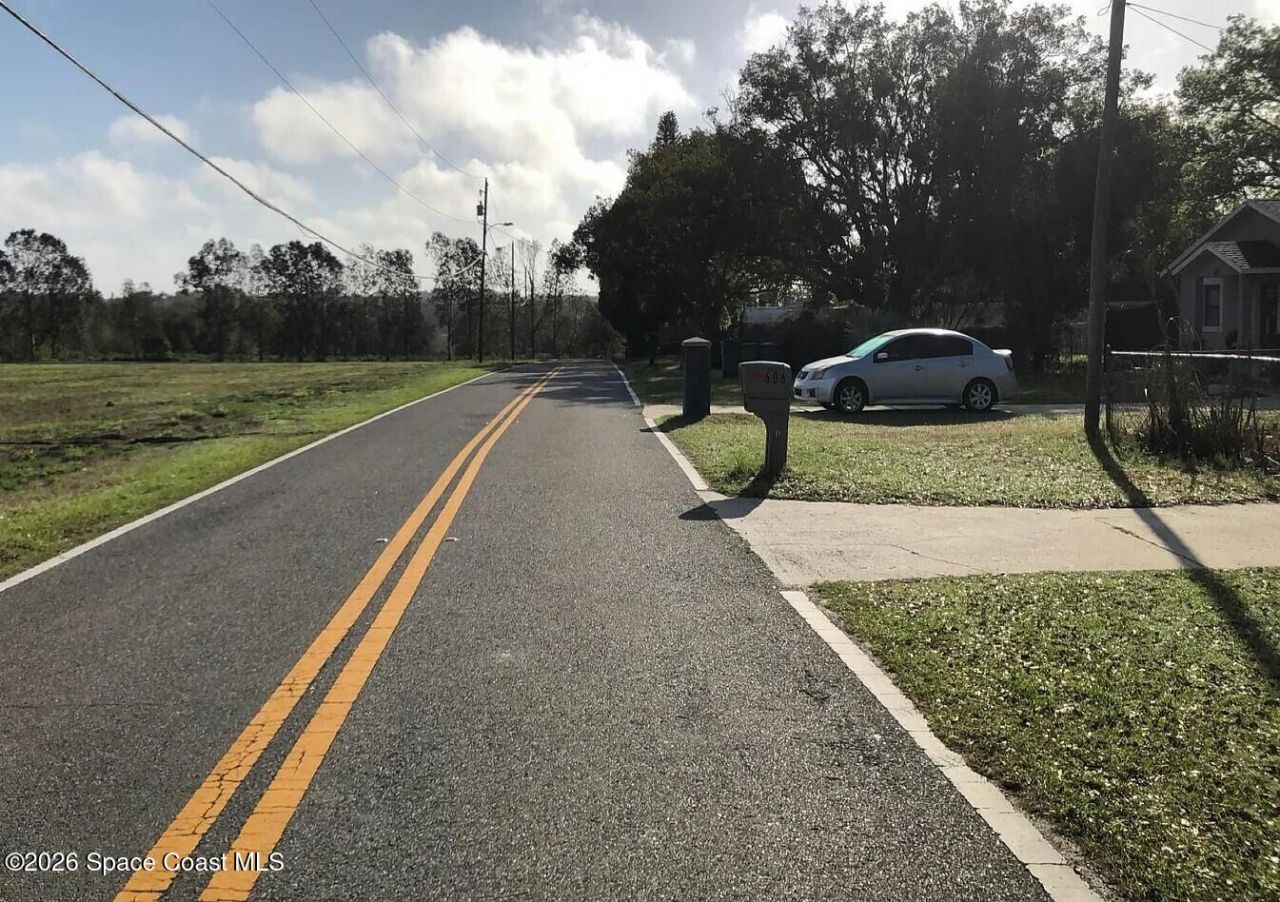 606 Ridgewood Avenue , Dundee, FL 33838 Photo