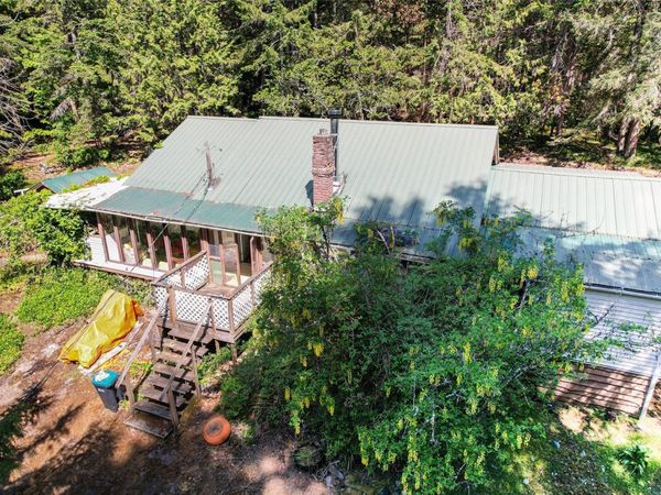 3070 Fairbairn Rd, Gabriola Island, BC V0R 1X7