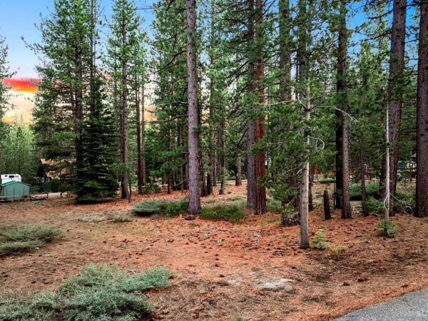 686 Cayuga Street, South Lake Tahoe, CA 96150
