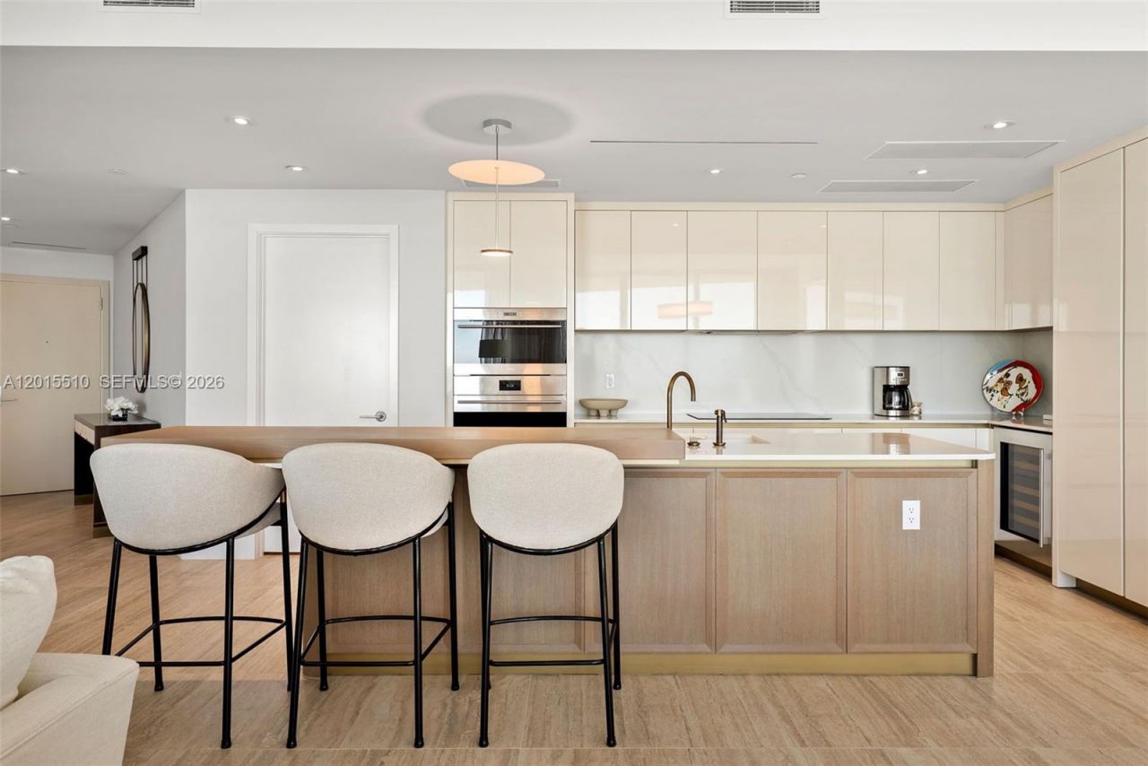 525 N Fort Lauderdale Beach Blvd, Unit 702, Fort Lauderdale, FL 33304 Photo
