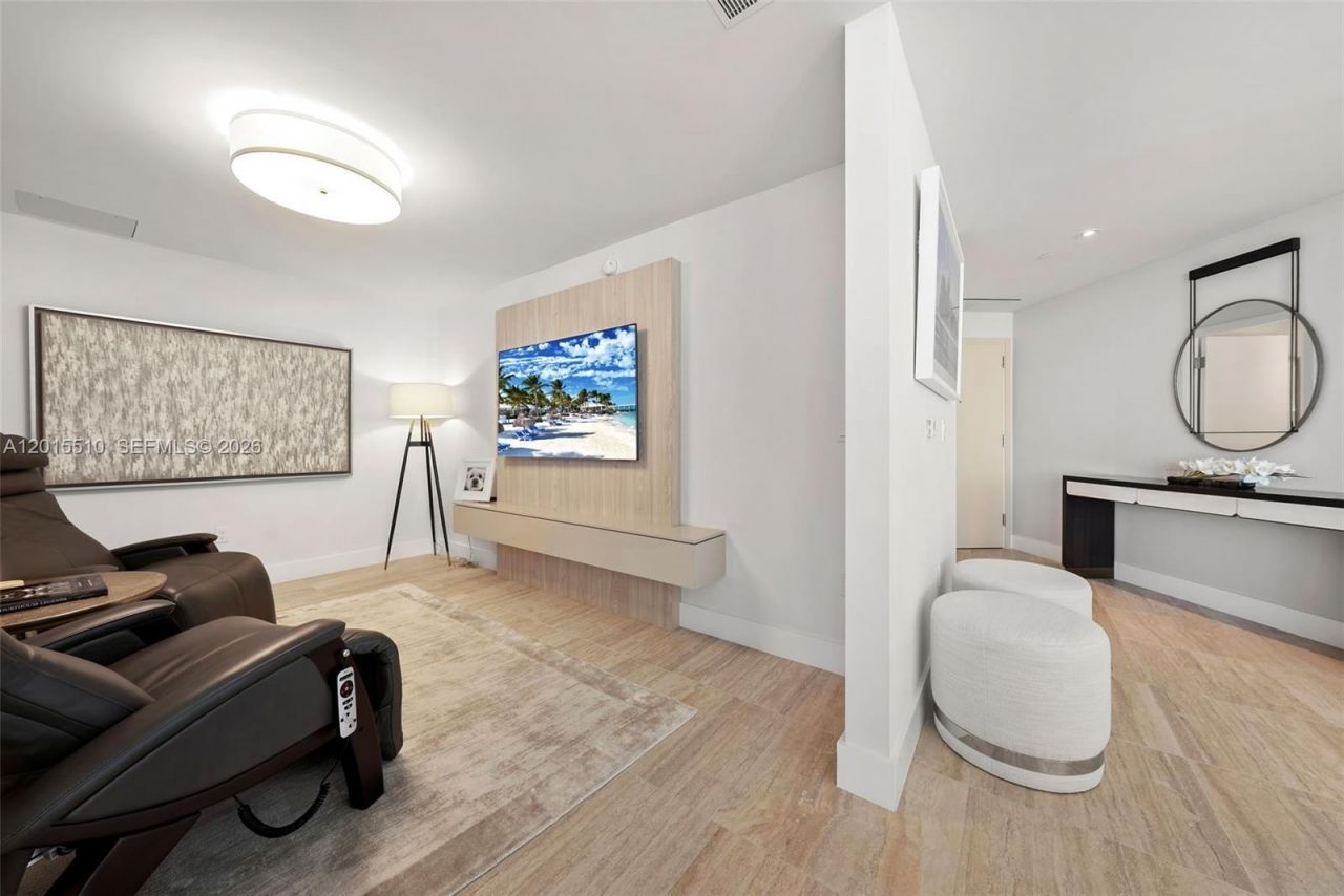 525 N Fort Lauderdale Beach Blvd, Unit 702, Fort Lauderdale, FL 33304 Photo