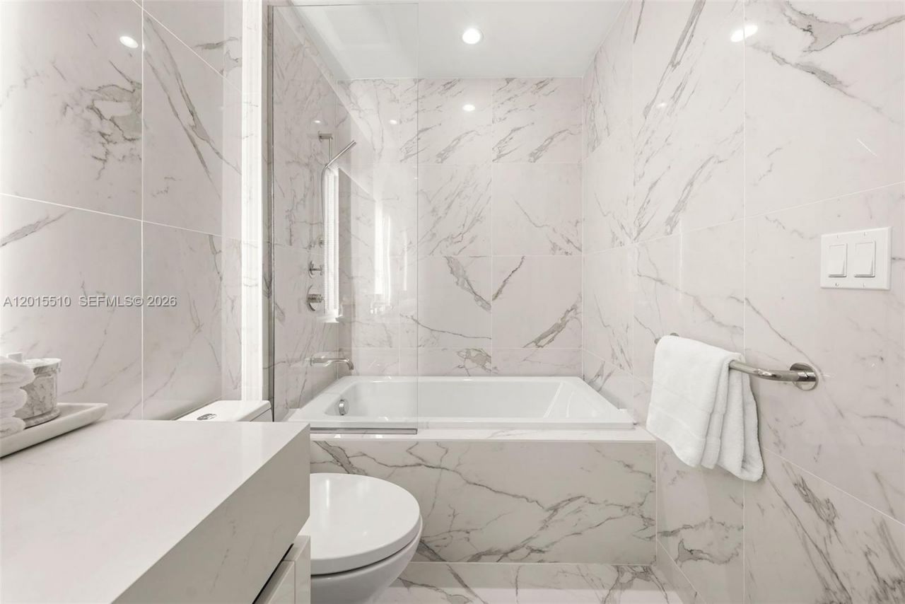 525 N Fort Lauderdale Beach Blvd, Unit 702, Fort Lauderdale, FL 33304 Photo