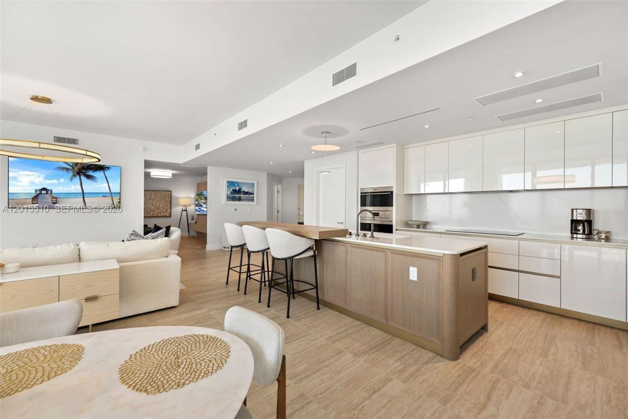 525 N Fort Lauderdale Beach Blvd, Unit 702, Fort Lauderdale, FL 33304 Photo
