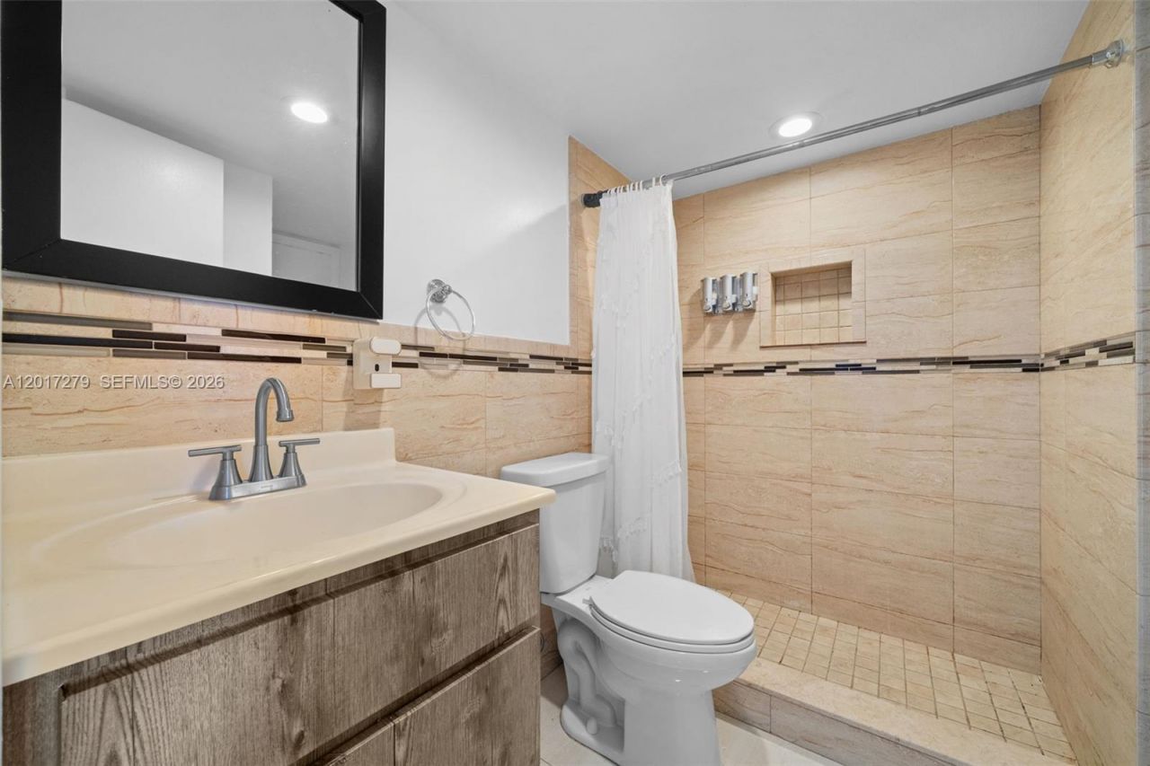 4801 NW 7th Street , Unit 803-16, Miami, FL 33126 Photo