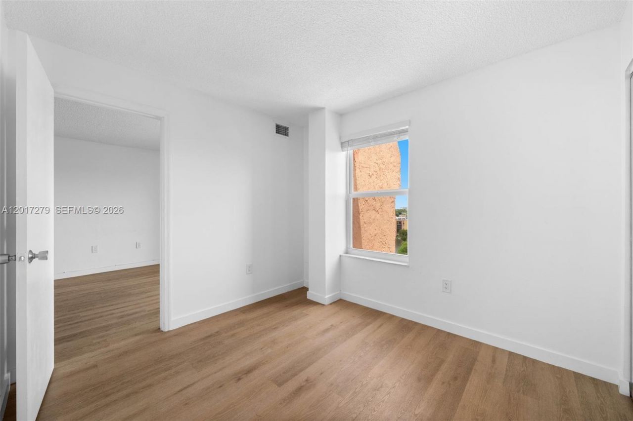4801 NW 7th Street , Unit 803-16, Miami, FL 33126 Photo