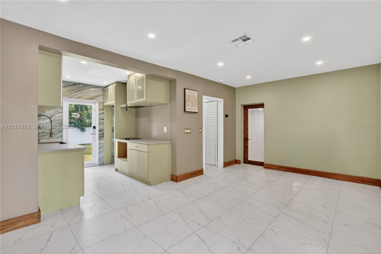 1130 NW 57th St, Miami, FL 33127 Photo
