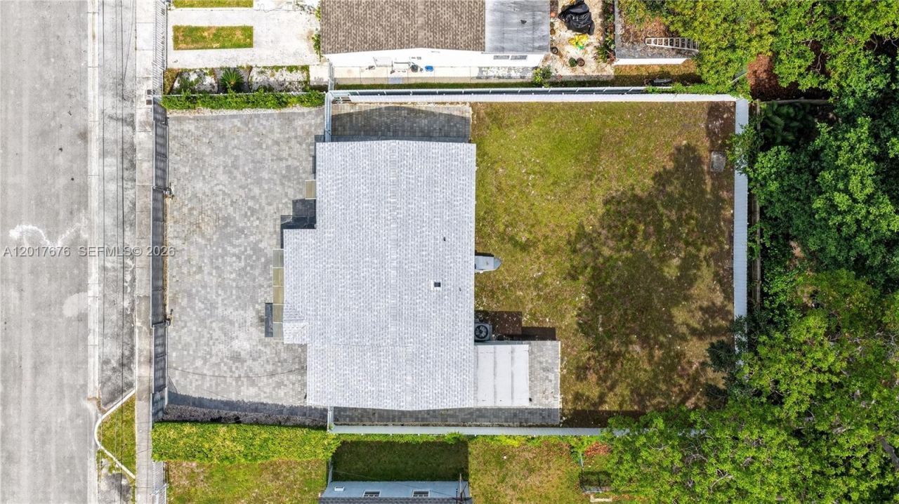 1130 NW 57th St, Miami, FL 33127 Photo