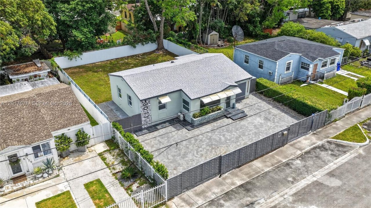 1130 NW 57th St, Miami, FL 33127 Photo