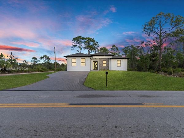 301 E 17th St , Lehigh Acres, FL 33972