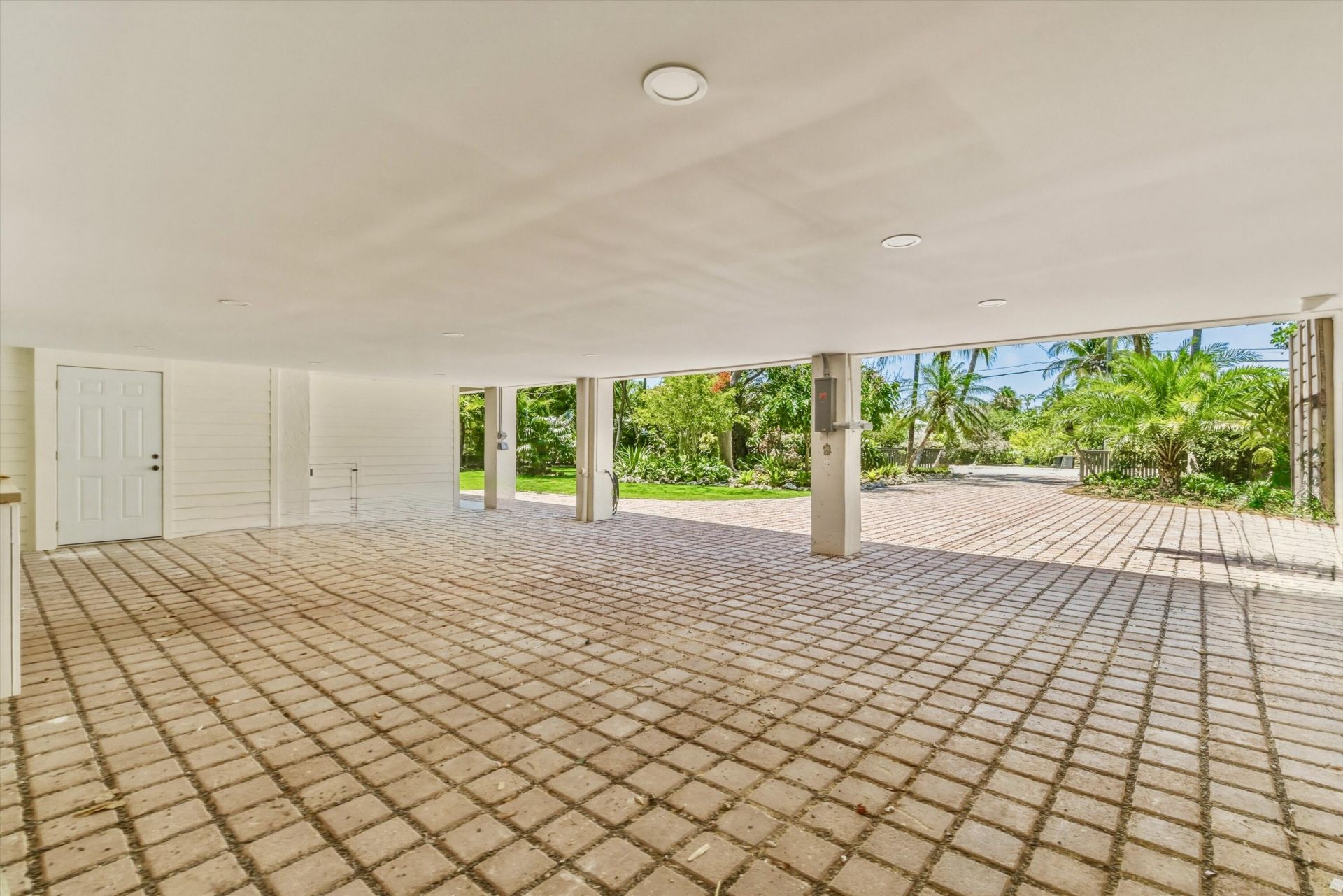 123 Venetian Way, Sugarloaf, FL 33042 Photo
