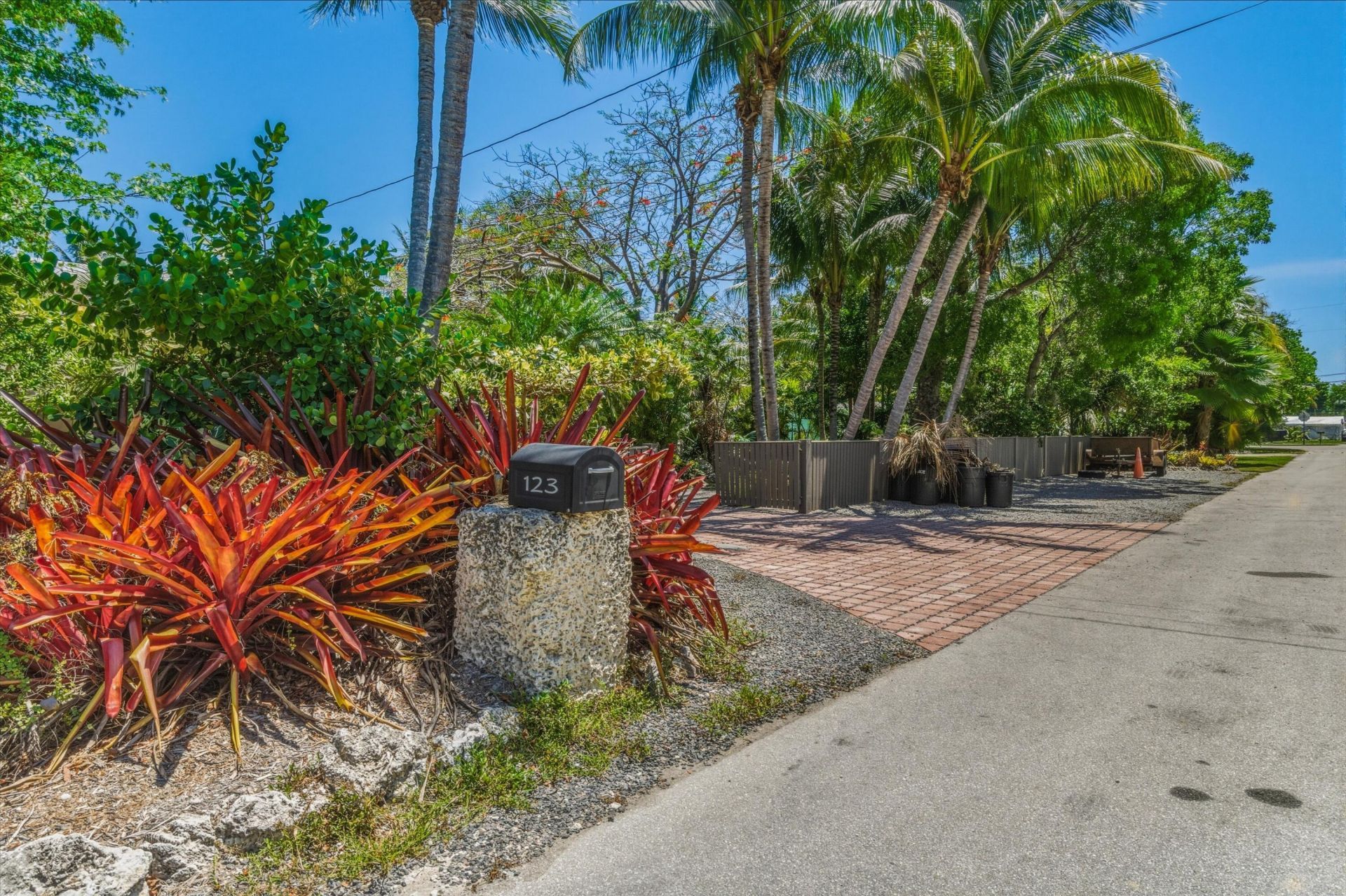 123 Venetian Way, Sugarloaf, FL 33042 Photo