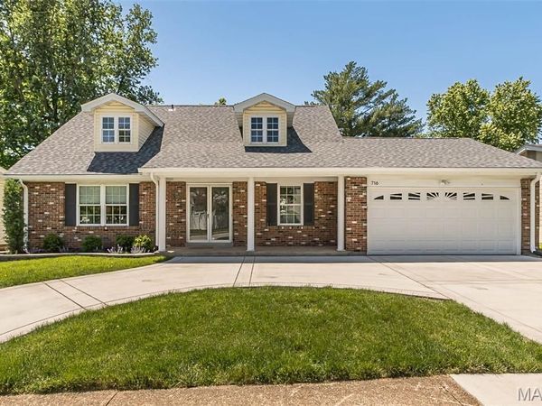 716 Reinke Road , Ballwin, MO 63021
