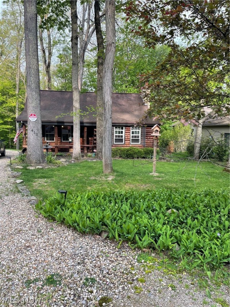 410 Apple Hill Drive N, Howard, OH 43028 Main Photo