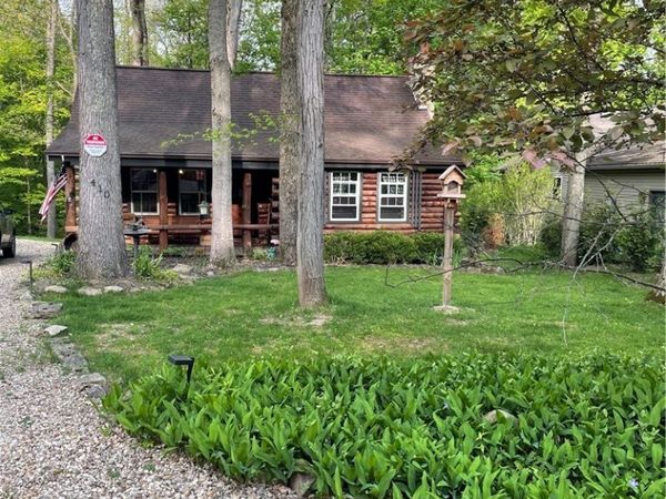 410 Apple Hill Drive N, Howard, OH 43028