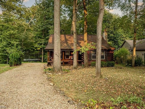 410 Apple Hill Drive N, Howard, OH 43028