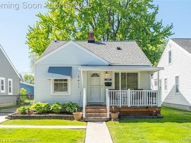 2216 Mapledale Street, Ferndale, MI 48220