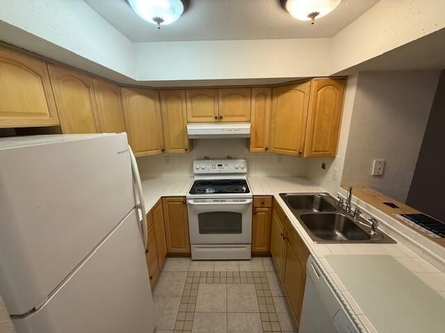 1500 SE Royal Green Circle, Unit 203, Port Saint Lucie, FL 34952 Photo