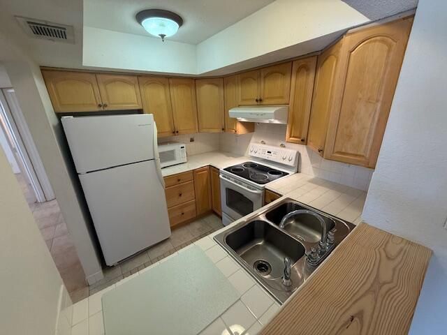 1500 SE Royal Green Circle, Unit 203, Port Saint Lucie, FL 34952 Photo