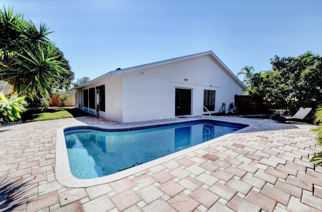 17768 Maplewood Drive, Boca Raton, FL 33487 Photo