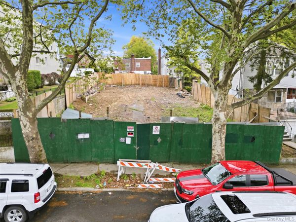 2945 Tenbroeck Avenue , Bronx, NY 10469