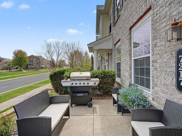 7217 Jewel Lane N, Unit 902, Maple Grove, MN 55311