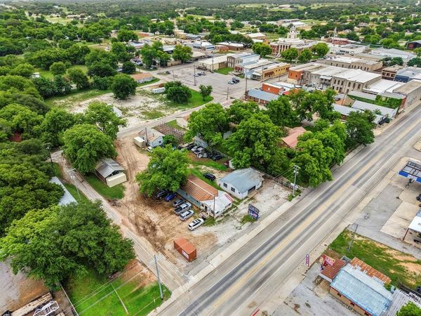 214 N High Street, San Saba, TX 76877