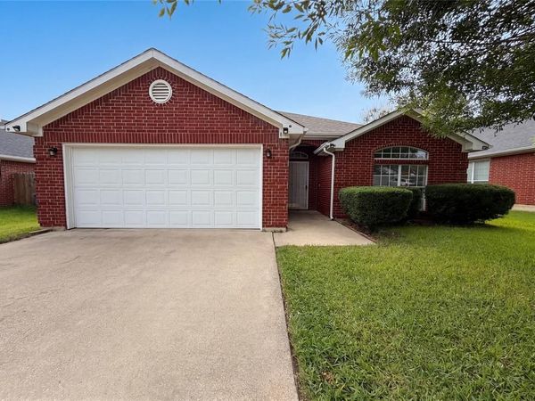 5432 Nuthatch Street, Dallas, TX 75236