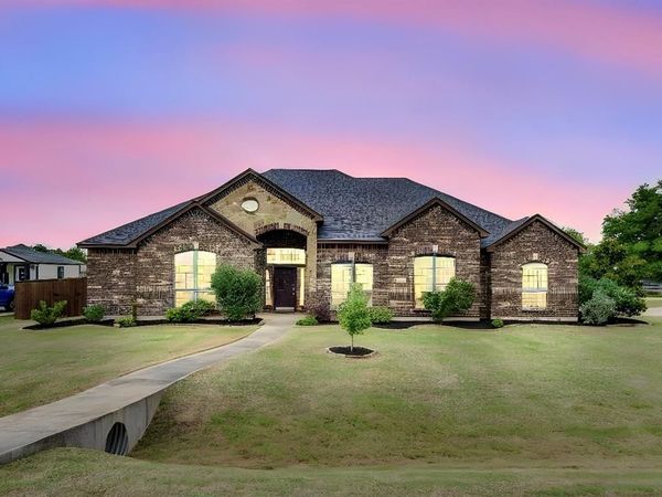100 Windsor Circle, Waxahachie, TX 75165